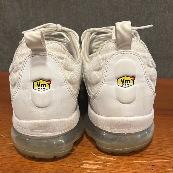 Nike Air VaporMax Plus - Picture 2 of 5